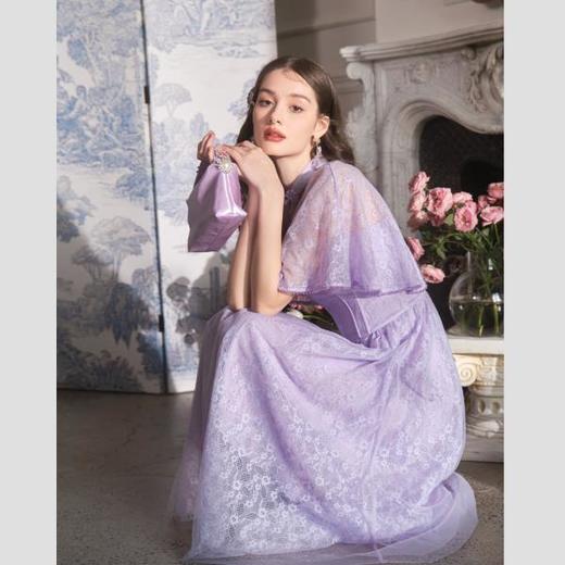 BeQueenStory【妙韵兰心】时尚名媛高贵绣花吊带连衣裙外披2023春季新款 商品图0