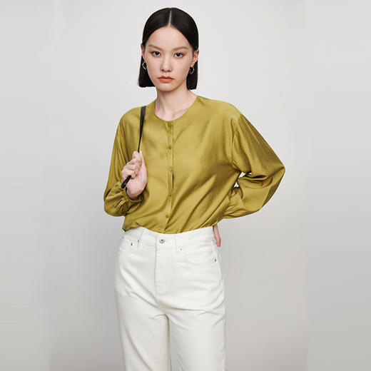 IN AND ON21289春季新款超柔丝棉圆领衬衫女超薄透气宽松上衣 商品图7