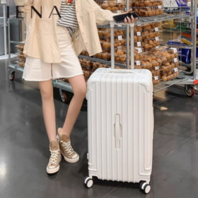 IENA运动版加厚行李箱！！在家里闷了这么久，我们终于要出门啦❗这次给大家准备的是运动版加厚的行李箱！容量大！款式年轻❗