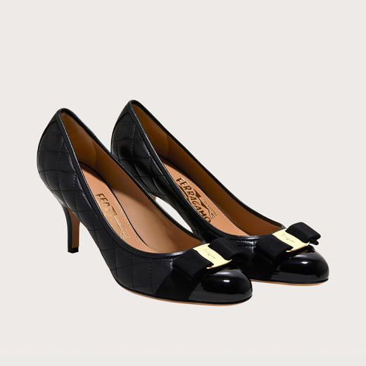 【二】FERRAGAMO 菲拉格慕 女士 Vara 蝴蝶结高跟鞋 黑色 692392 商品图2