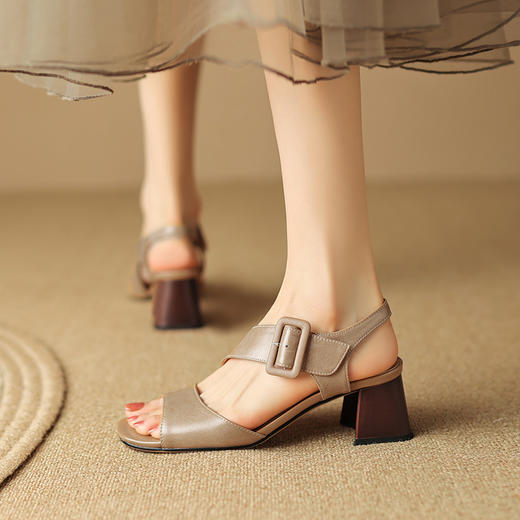 夏季新款，粗跟复古罗马凉鞋LD-6325 商品图1