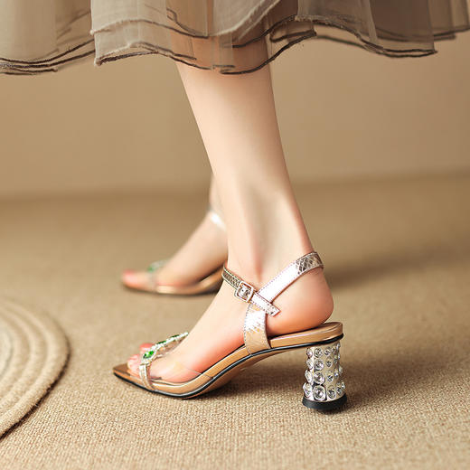 优雅百搭，粗跟水钻亮片凉鞋LD-6322 商品图8