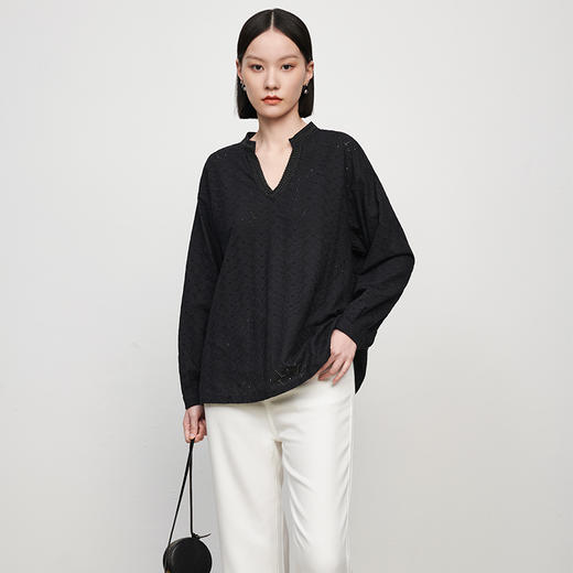 IN AND ON22257春季新款衬衫女纯棉镂空绣花纯色套头休闲百搭上衣 商品图4