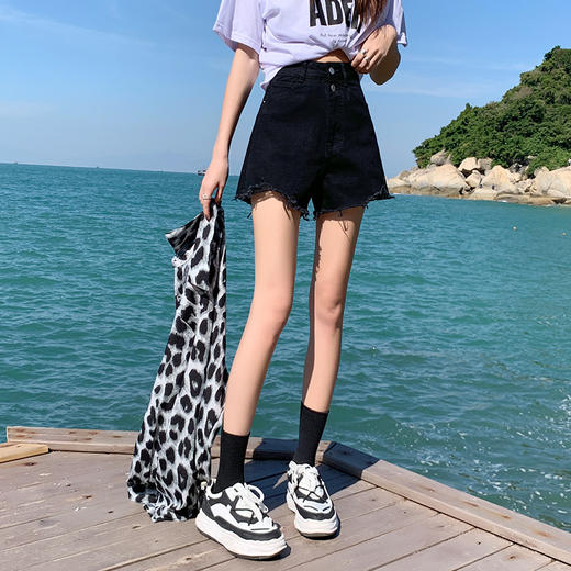 五一出游【夏日穿搭！显瘦显高大长腿】夏季新款高腰做旧复古辣妹穿搭毛边热裤女，原宿风休闲裤百搭高腰阔腿牛仔短裤，五分牛仔裤女时尚休闲热裤 商品图6