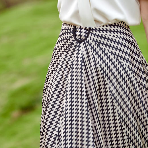 欧芮儿雪纺半身裙女2021新款夏季收腰显瘦气质高腰赫本风A字伞裙 商品图1