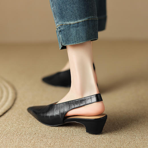 法式优雅，尖头头层牛皮中跟后空凉鞋SSS-S5200 商品图5