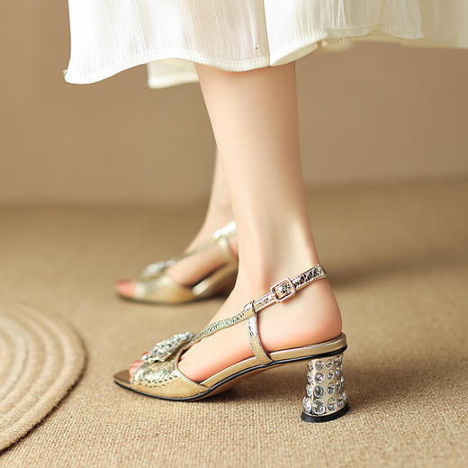 夏季新款，粗跟水钻凉鞋LD-6321 商品图8