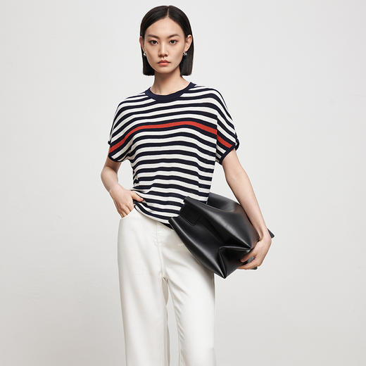 IN AND ON53306 短袖t恤女士2023 夏季新款莱赛尔条纹宽松百搭上衣 商品图6