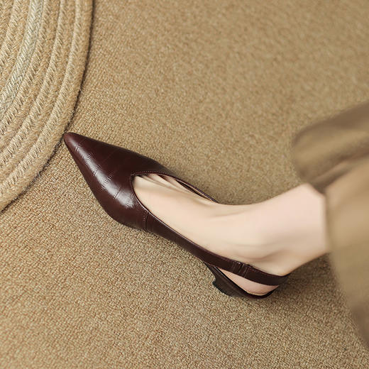 法式优雅，尖头头层牛皮中跟后空凉鞋SSS-S5200 商品图11