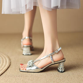 夏季新款，粗跟水钻凉鞋LD-6321