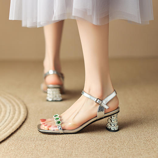 优雅百搭，粗跟水钻亮片凉鞋LD-6322 商品图1