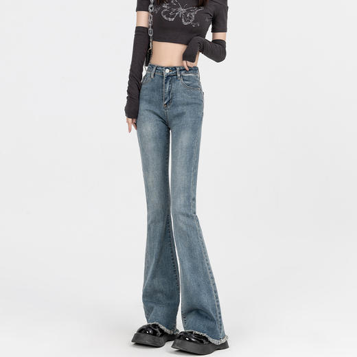 【显瘦高腰牛仔裤 穿出逆天大长腿！】2023新款时尚百搭，复古做旧毛边裤脚牛仔裤，宽松休闲，舒适亲肤，吸汗透气，抗皱耐磨，新款拖地修身高腰显瘦喇叭裤女 商品图0