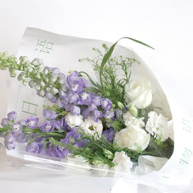 四月芳菲，水木清华。