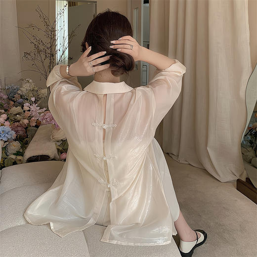 【轻薄百搭仙女新中式】法式复古POLO领露背设计感开叉纽扣衬衫显瘦长袖别致质感防晒衬衣 商品图0