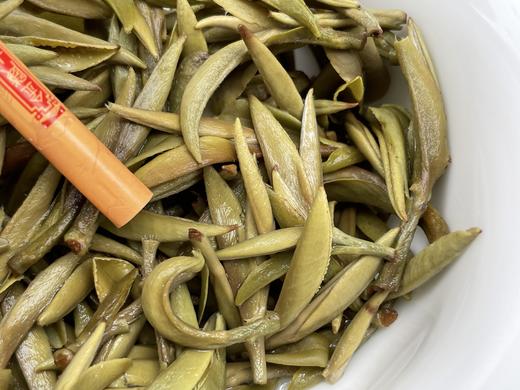 2023 极枞银针 天工·首日芽 （荒野老树白毫银针） 60来岁荒野老树 50克/500克 商品图6