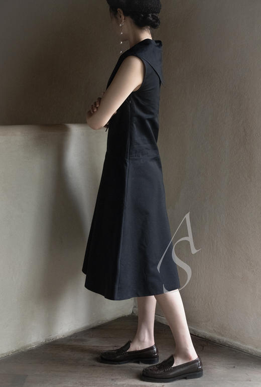 Margaret Howell  黑色领巾丝棉无袖连衣裙 商品图2