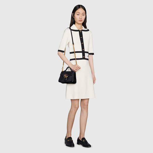 【一】GUCCI 古驰 女士 GG Marmont 系列绗缝V形花纹皮革迷你提挎包 黑色 547260 DTDIT 1000 商品图3