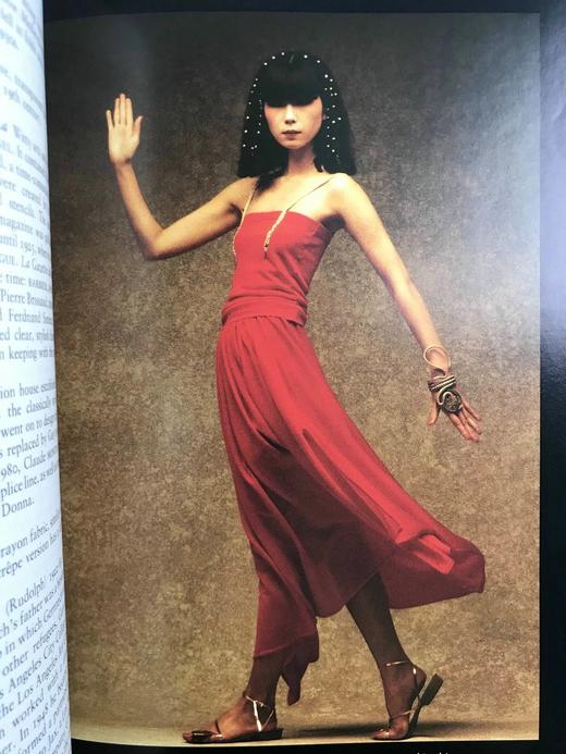 时尚百科全书 350余幅插图（27幅彩色） 精装16开 商品图9