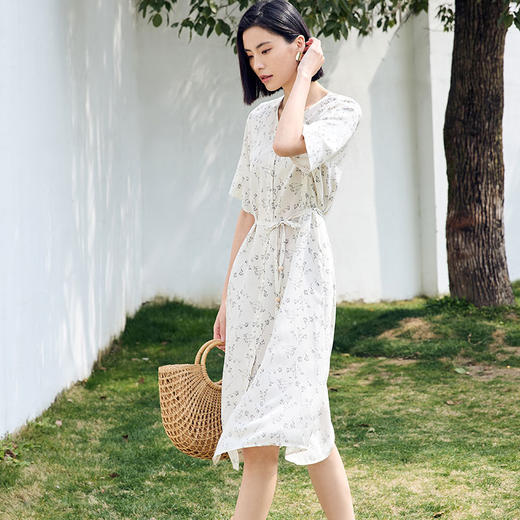 玳莎18mm双绉印花桑蚕丝连衣裙夏季优雅印花系带收腰V领显瘦裙子  DB35102 商品图2