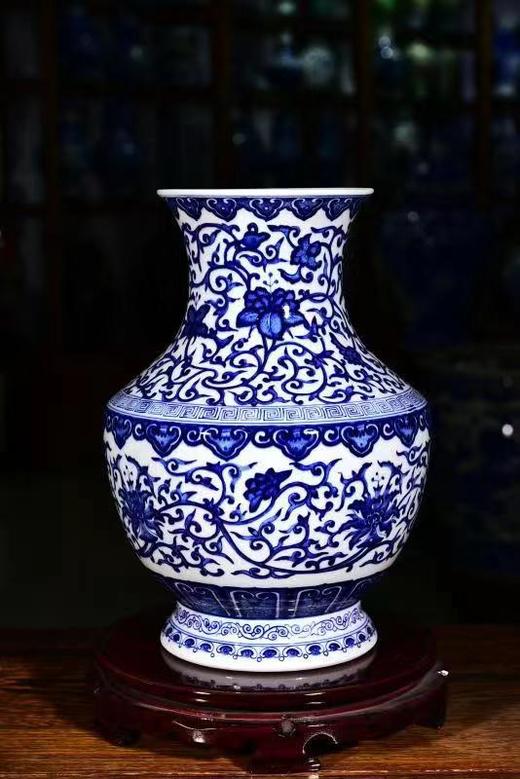 青花缠枝莲双肩瓶 商品图0