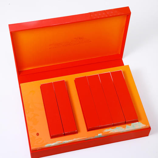 【2025年新茶！下单立即发货】奇松 祁门红茶 特级香螺 英伦风范礼盒装 210g/盒（天猫同款） 商品图1