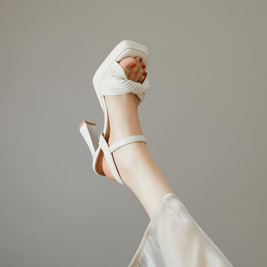 优雅百搭，平头纯色防水台高跟凉鞋NWS-N9322 商品图7