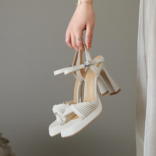 优雅百搭，平头纯色防水台高跟凉鞋NWS-N9322 商品图0