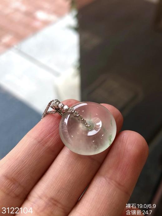 3122104，玻璃飘翠平安扣吊坠。具体价格微信咨询 商品图3