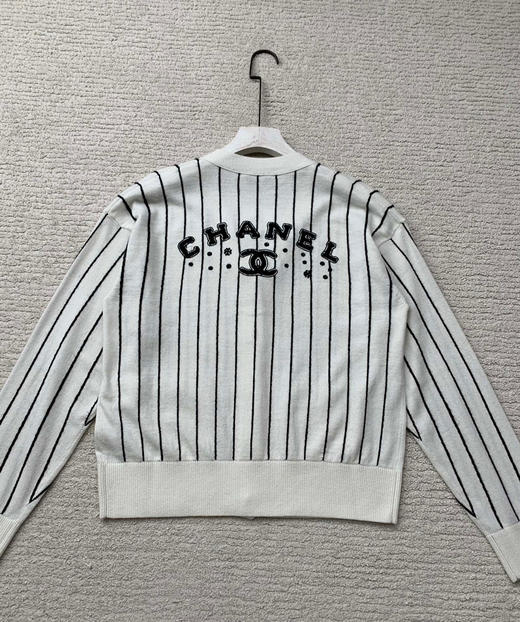 圆领针织衫。开衫。吊带背心。半裙。 商品图5