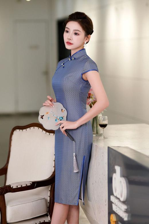 TZRY-214-11新款时尚气质精品真丝中长旗袍绣花旗袍长旗袍复古风修身旗袍 商品图5