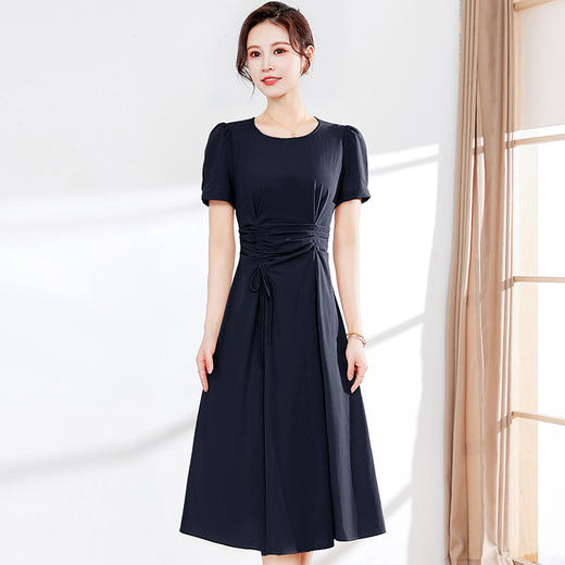 DD-2023年夏款中长款皱褶系带收腰时髦A字裙圆领短袖通勤气质连衣裙 商品图1