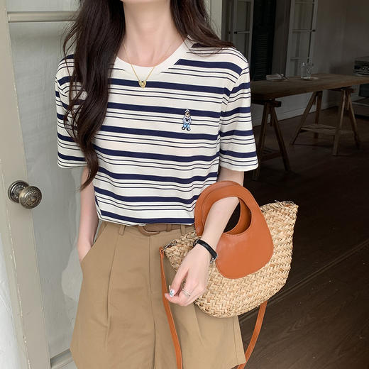 夏日穿搭【时尚百搭显瘦！】夏季2023新款宽松纯棉刺绣休闲半袖上衣 复古风条纹短袖T恤女 黑白条纹圆领短袖宽松小个子个性女装上衣潮 商品图1