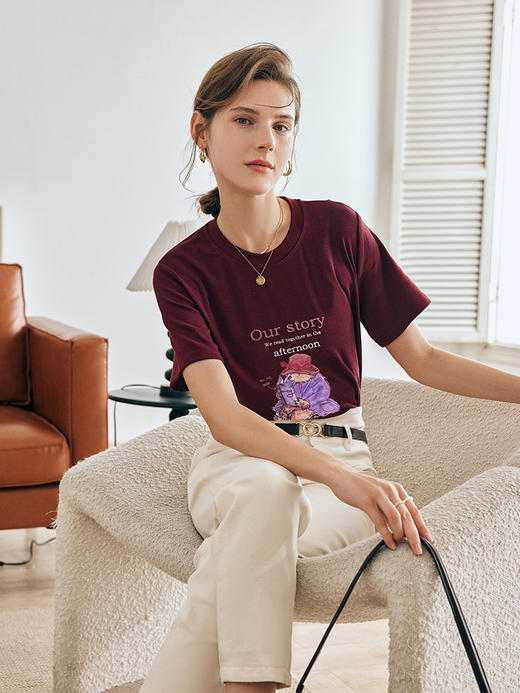 OLrain欧芮儿法式酒红色短袖T恤女夏季2023新款时尚印花正肩上衣 商品图2