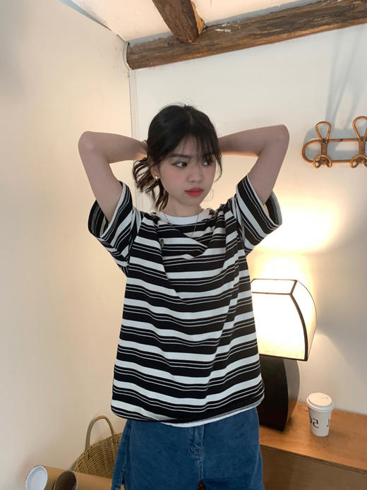 夏日穿搭【时尚百搭显瘦！】夏季2023新款宽松纯棉刺绣休闲半袖上衣 复古风条纹短袖T恤女 黑白条纹圆领短袖宽松小个子个性女装上衣潮 商品图6