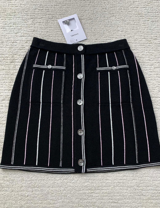 圆领针织衫。开衫。吊带背心。半裙。 商品图12