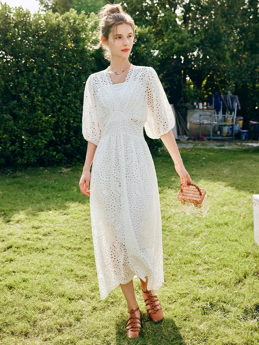 OLrain欧芮儿法式米白色蕾丝连衣裙女夏季2023新款收腰刺绣茶歇裙 商品图0