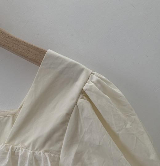 【好物推荐】欧玛莱 夏季韩版甜美荷叶边方领泡泡短袖纯色衬衫 商品图2