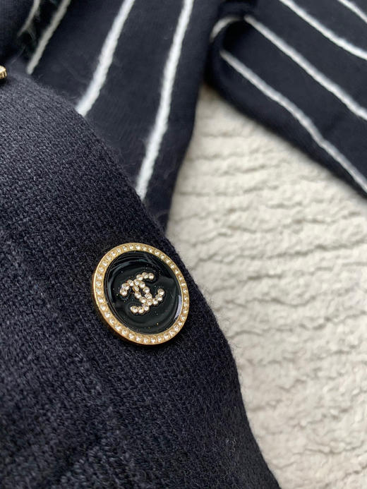 圆领针织衫。开衫。吊带背心。半裙。 商品图10