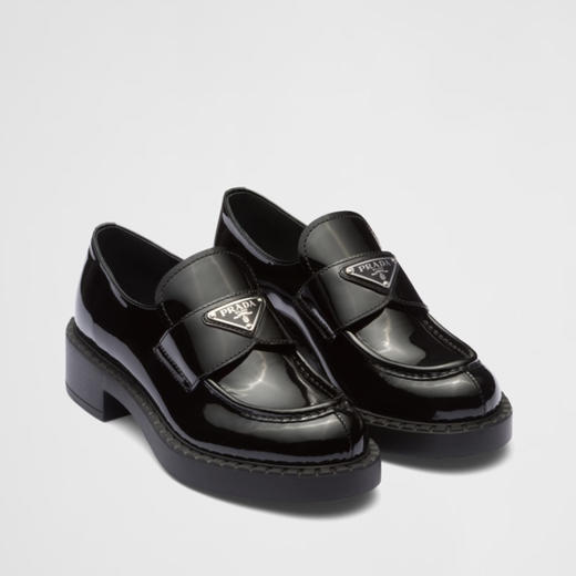 【二】PRADA 普拉达 女士巧克力漆皮金属三角形徽标乐福鞋 黑色 1D246M JHR F0002 商品图0