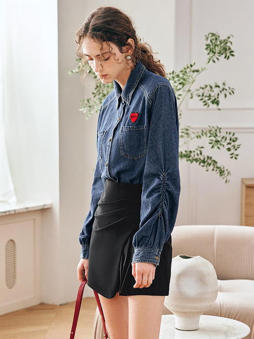 OLrain欧芮儿法式POLO领牛仔衬衫女早春2023新款宽松爱心刺绣衬衣 商品图2