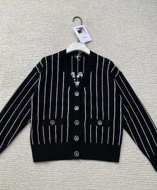 圆领针织衫。开衫。吊带背心。半裙。 商品图8