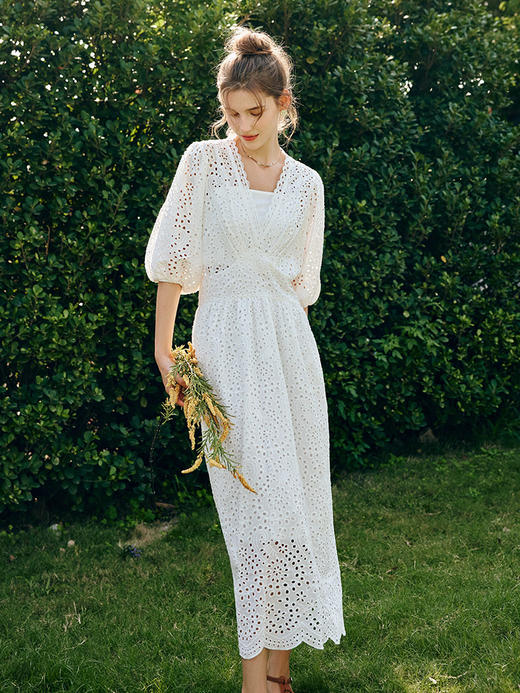 OLrain欧芮儿法式米白色蕾丝连衣裙女夏季2023新款收腰刺绣茶歇裙 商品图3