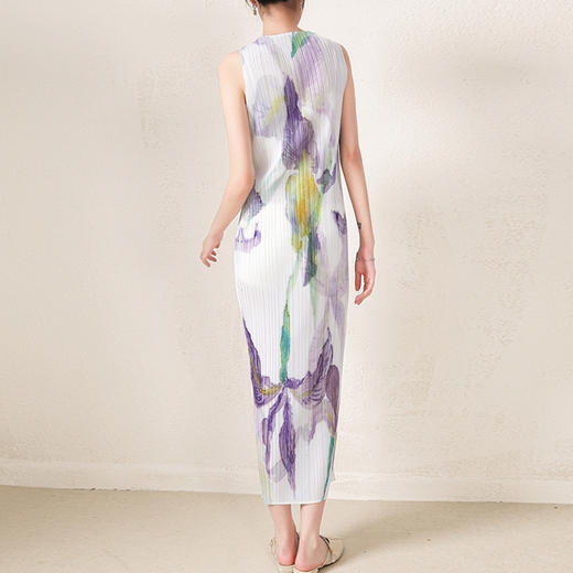 轻奢款丨三宅褶皱 显瘦 无袖圆领褶皱直筒裙 商品图3