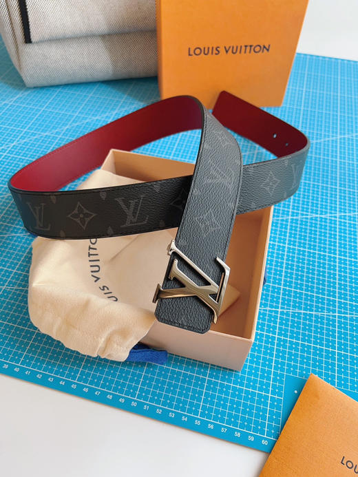 LOUIS VITTON M0601 商品图5