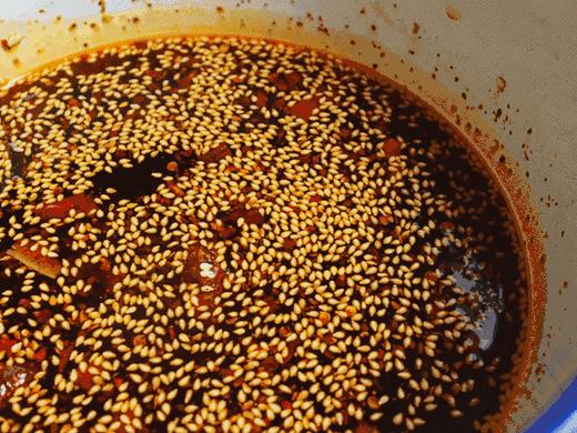 【甄味说油泼辣子】💥买一送一29.9到手2瓶  比老干妈还下饭，辣而不油腻！👍有了它万物皆可拌✔️凉面✔️饺子✔️凉拌菜✔️火锅...... 商品图3