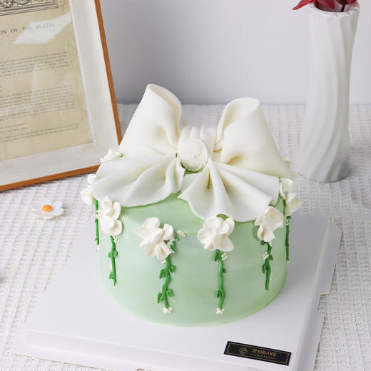 一见钟情&清新法系蝴蝶结翻糖蛋糕 商品图1