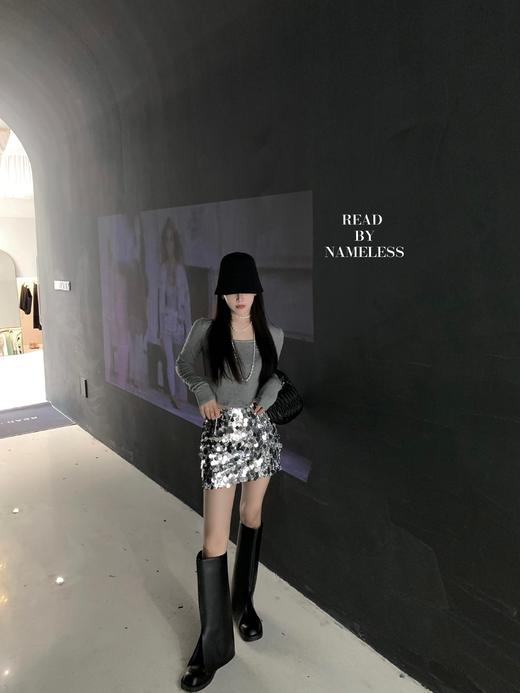 Read Nameless/鱼骨灰色打底衫+钻石半裙（有防走光裤） 商品图3