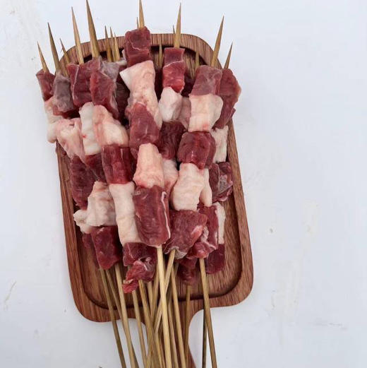 周五配送万柳地区，大厂清真纯纯羊肉串，手工串制，干净卫生，质量非常可靠，清真标识 肥瘦相间，品质完全看得见[强]春暖花开，自驾游的时候准备一顿小烧烤，简直太幸福啦！一包500g（18串左右） 商品图1