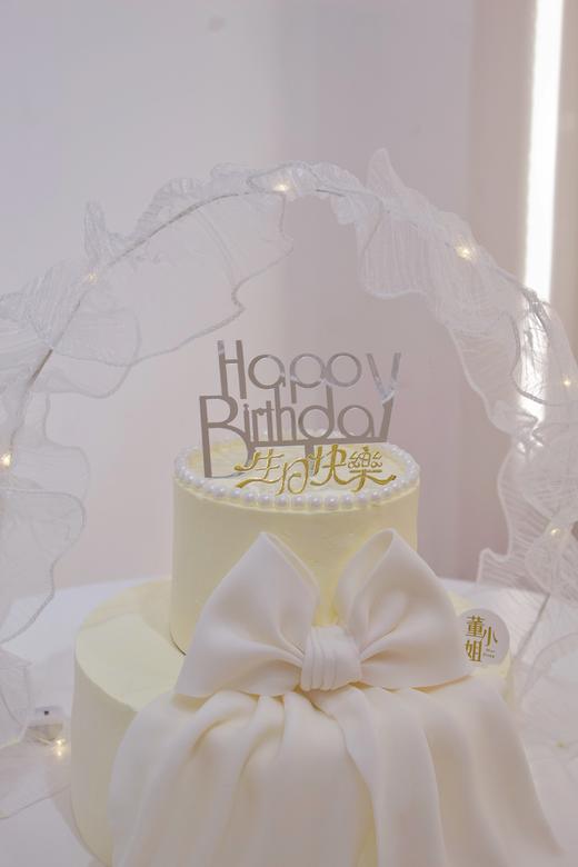 双层蝴蝶结蛋糕 商品图0