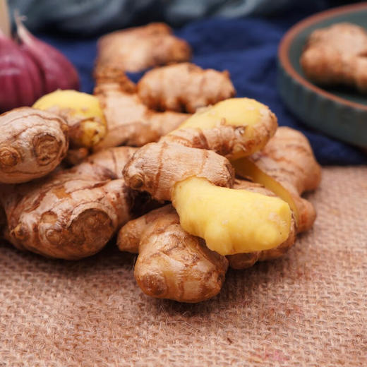 新鲜小黄姜 现挖 沙姜 沙地 黄姜 调味 新鲜 蔬菜 整箱 包邮 商品图1